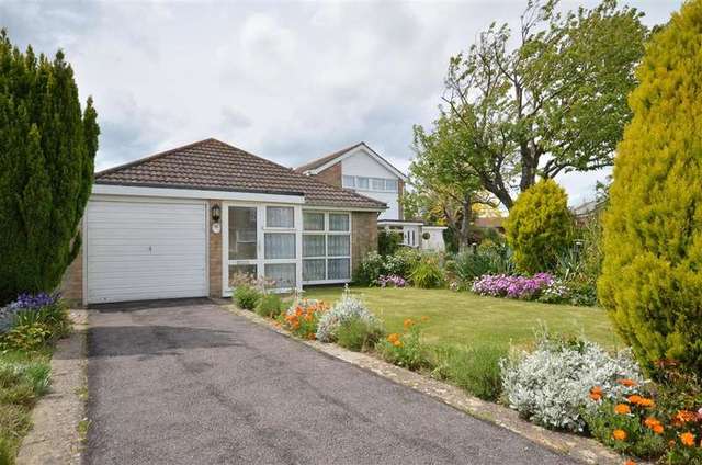  Image of 2 bedroom Bungalow for sale in Selsey Close Hayling Island PO11 at Hayling Island Hampshire Hayling Island, PO11 9SX