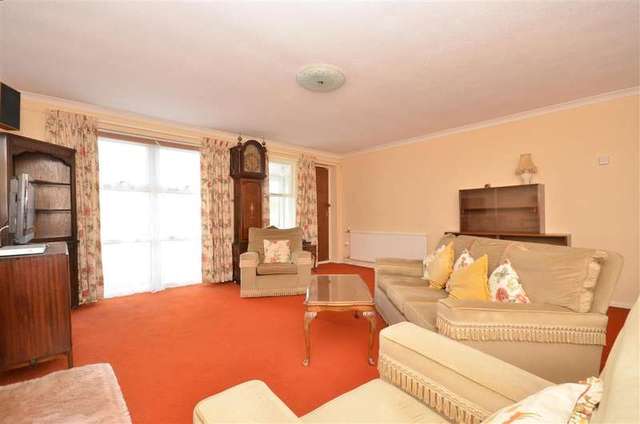  Image of 2 bedroom Bungalow for sale in Selsey Close Hayling Island PO11 at Hayling Island Hampshire Hayling Island, PO11 9SX