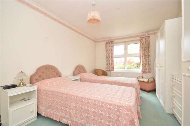  Image of 2 bedroom Bungalow for sale in Selsey Close Hayling Island PO11 at Hayling Island Hampshire Hayling Island, PO11 9SX