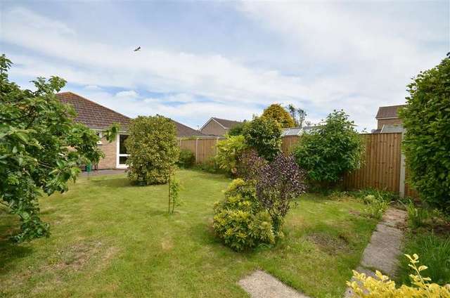  Image of 2 bedroom Bungalow for sale in Selsey Close Hayling Island PO11 at Hayling Island Hampshire Hayling Island, PO11 9SX