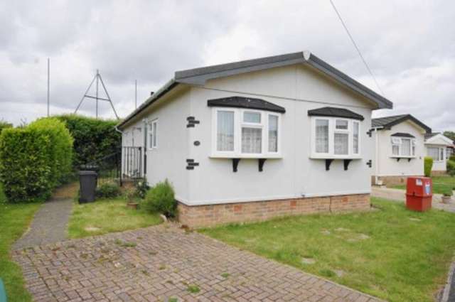  Image of 2 bedroom Bungalow for sale in Selwood Park Weymans Avenue Bournemouth BH10 at Bournemouth  Kinson, BH10 7JU