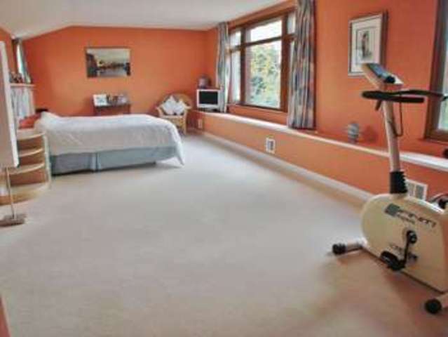  Image of 4 bedroom Detached house for sale in Shelford Road Radcliffe-on-Trent Nottingham NG12 at Shelford Road Radcliffe-On-Trent Radcliffe-On-Trent, NG12 1AU