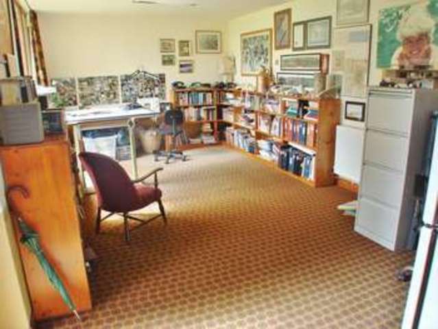  Image of 4 bedroom Detached house for sale in Shelford Road Radcliffe-on-Trent Nottingham NG12 at Shelford Road Radcliffe-On-Trent Radcliffe-On-Trent, NG12 1AU