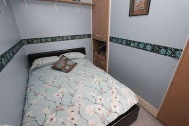  Image of 2 bedroom Flat for sale in Malmesbury Road Shirley Southampton SO15 at Malmesbury Road Shirley Southampton, SO15 5FQ