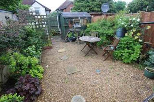 Image of 2 bedroom Flat for sale in Malmesbury Road Shirley Southampton SO15 at Malmesbury Road Shirley Southampton, SO15 5FQ