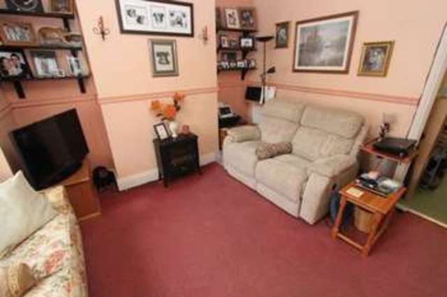  Image of 2 bedroom Flat for sale in Malmesbury Road Shirley Southampton SO15 at Malmesbury Road Shirley Southampton, SO15 5FQ
