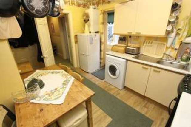  Image of 2 bedroom Flat for sale in Malmesbury Road Shirley Southampton SO15 at Malmesbury Road Shirley Southampton, SO15 5FQ
