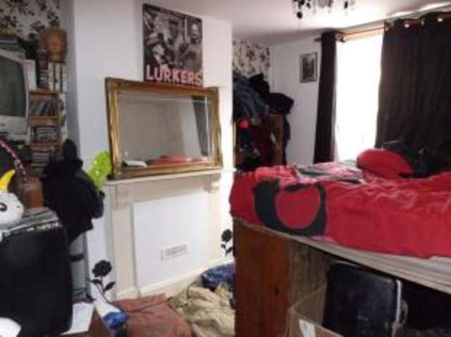  Image of 2 bedroom Terraced house for sale in Sidney Street Lincoln LN5 at Lincoln Lincolnshire Bracebridge, LN5 8BT