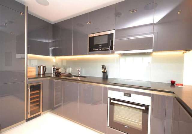  Image of 3 bedroom Property to rent in Longfield Avenue London W5 at Ealing, W5 2BJ