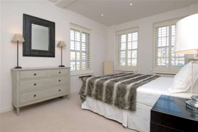  Image of 1 bedroom Flat to rent in Smith Street London SW3 at London, SW3 4EH