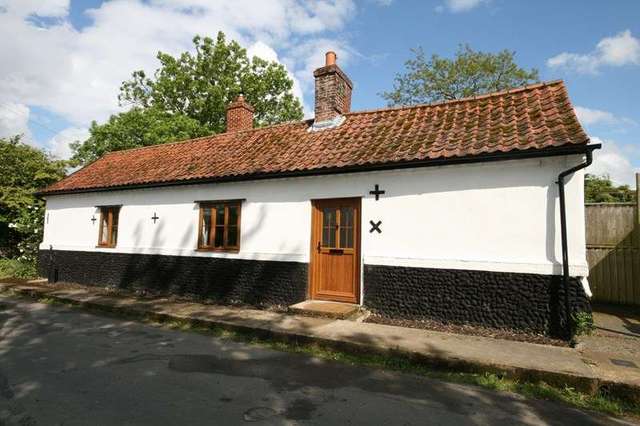  Image of 3 bedroom Detached house for sale in Snetterton North End Snetterton Norwich NR16 at Snetterton North End  Norwich, NR16 2LD