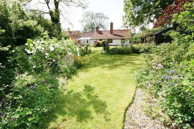  Image of 3 bedroom Detached house for sale in Snetterton North End Snetterton Norwich NR16 at Snetterton North End  Norwich, NR16 2LD