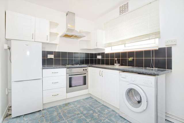  Image of 1 bedroom Flat to rent in Somerford Grove Estate London N16 at Somerford Grove Estate Stoke Newington London, N16 7TN
