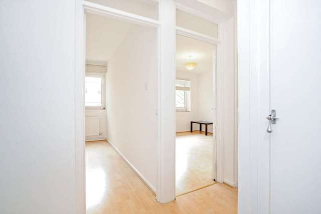  Image of 1 bedroom Flat to rent in Somerford Grove Estate London N16 at Somerford Grove Estate Stoke Newington London, N16 7TN