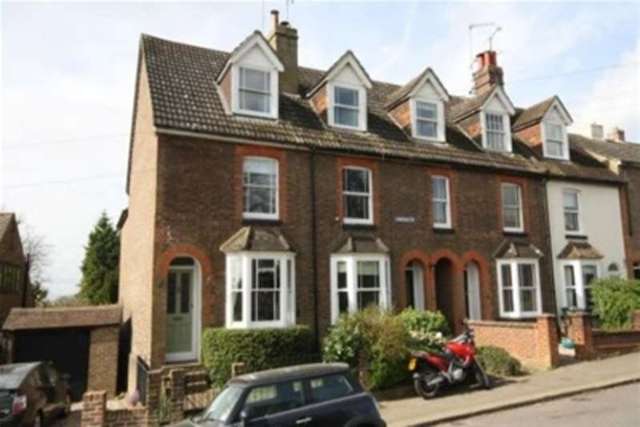  Image of 3 bedroom Detached house to rent in Somerset Road Redhill RH1 at Redhill, RH1 6LS