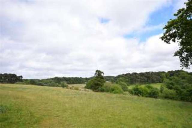  Image of 3 bedroom End of Terrace to rent in South Meadow Crowthorne RG45 at Crowthorne Berkshire Crowthorne, RG45 7HP