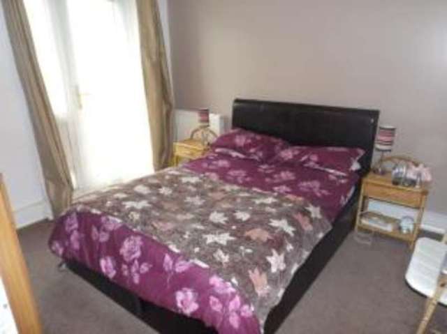  Image of 1 bedroom Flat for sale in Peartree Close South Ockendon RM15 at South Ockendon Essex South Ockendon, RM15 6PR