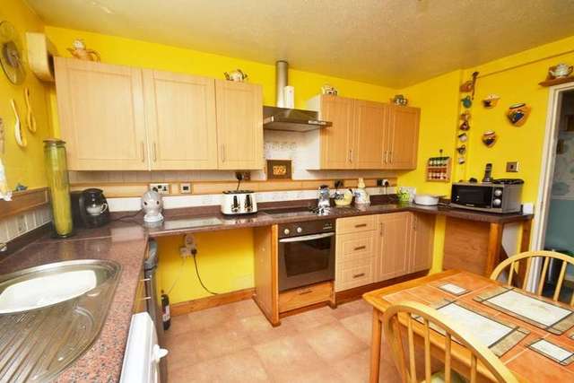  Image of 2 bedroom Flat for sale in Woodcote Road Southampton SO17 at Southampton, SO17 3TA