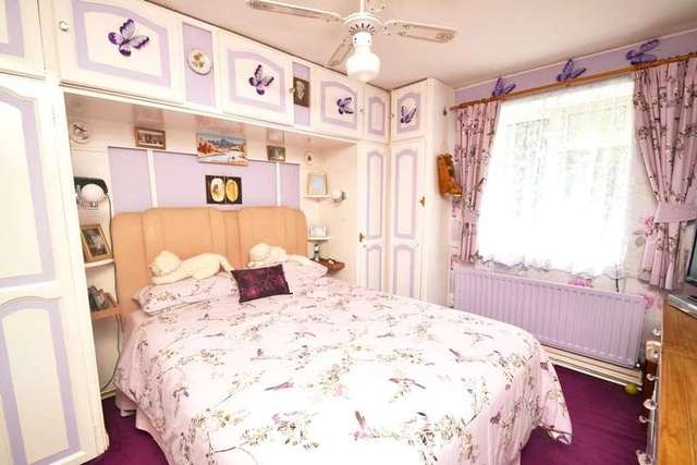  Image of 2 bedroom Flat for sale in Woodcote Road Southampton SO17 at Southampton, SO17 3TA