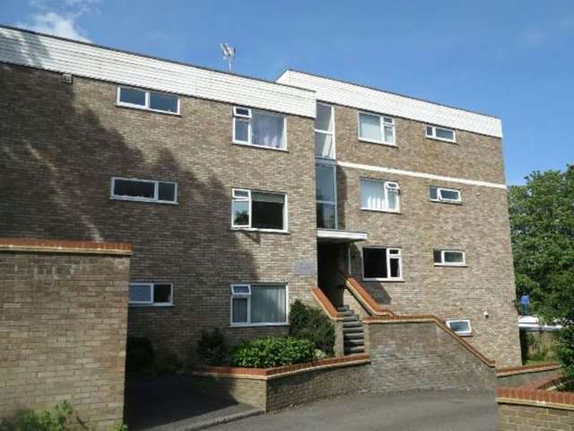  Image of 1 bedroom Flat to rent in Southcote Road Reading RG30 at Southcote Road  Reading, RG30 2AT