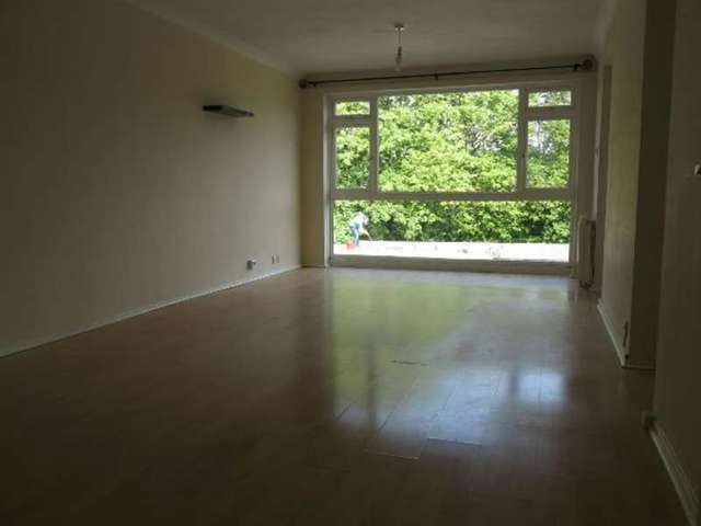 Image of 1 bedroom Flat to rent in Southcote Road Reading RG30 at Southcote Road  Reading, RG30 2AT