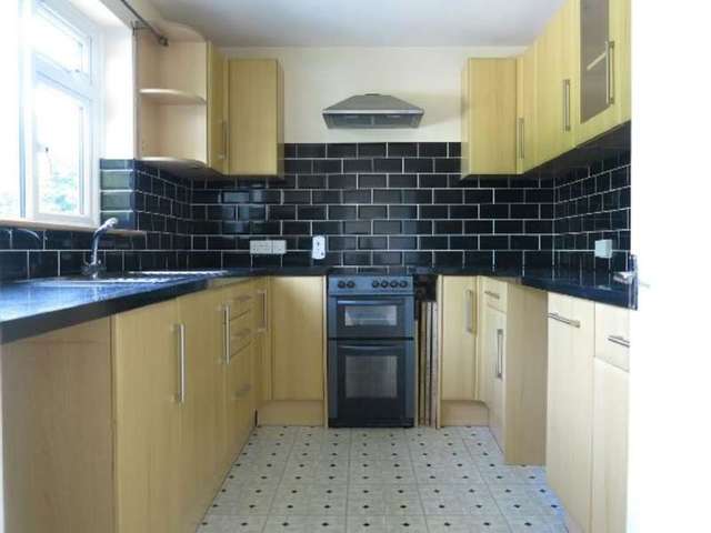  Image of 1 bedroom Flat to rent in Southcote Road Reading RG30 at Southcote Road  Reading, RG30 2AT