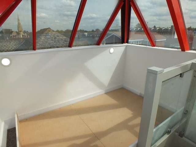  Image of 1 bedroom Flat to rent in The Dell Reading RG1 at South Street Reading Reading, RG1 4JT