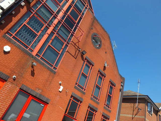  Image of 1 bedroom Flat to rent in The Dell Reading RG1 at South Street Reading Reading, RG1 4JT