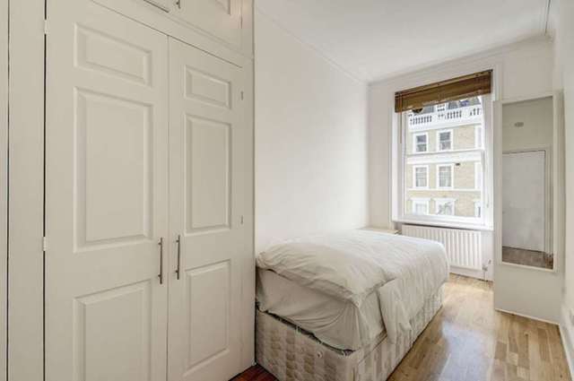  Image of 2 bedroom Flat to rent in Southwell Gardens London SW7 at Southwell Gardens South Kensington London, SW7 4SB