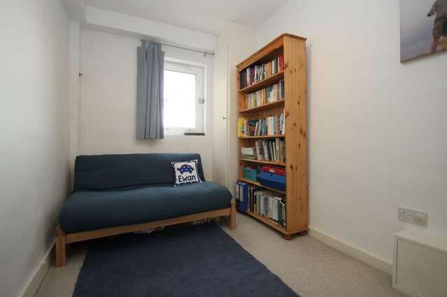  Image of 2 bedroom Flat to rent in Springfield Road Kingston upon Thames KT1 at Kingston Upon Thames Surrey, KT1 2SB