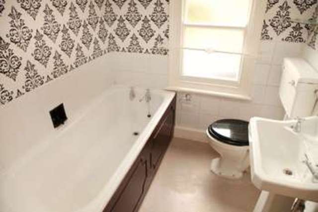  Image of 4 bedroom Terraced house to rent in St. Catherines Grove Lincoln LN5 at St Catherines Grove  Lincoln, LN5 8NA