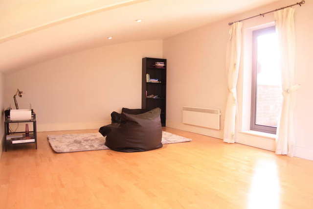  Image of 2 bedroom Flat for sale in George Road Edgbaston Birmingham B15 at Edgbaston Birmingham West Midlands, B15 1PQ