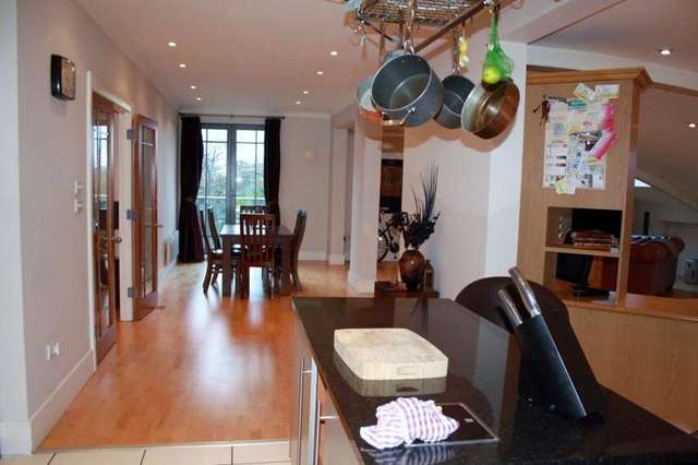  Image of 2 bedroom Flat for sale in George Road Edgbaston Birmingham B15 at Edgbaston Birmingham West Midlands, B15 1PQ