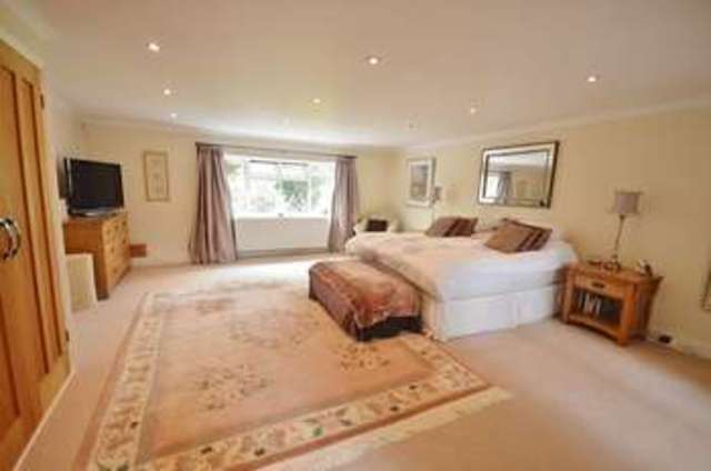  Image of 4 bedroom Detached house for sale in St. Johns Close Penn High Wycombe HP10 at St. Johns Close Penn High Wycombe, HP10 8HX