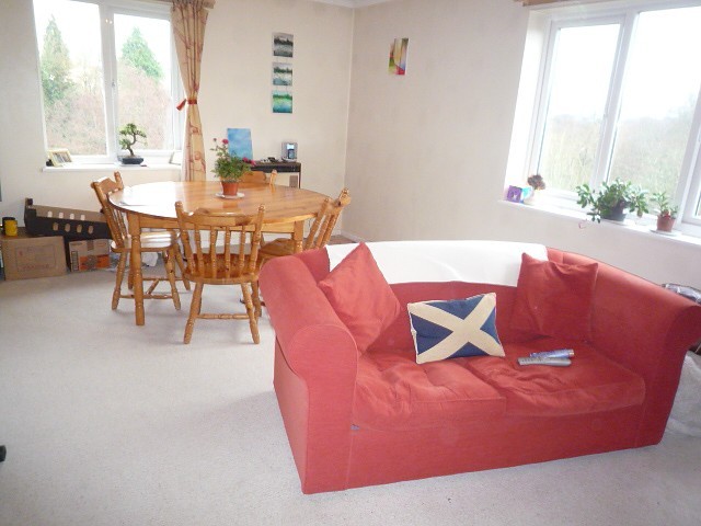  Image of 2 bedroom Flat to rent in St. Leonards Park East Grinstead RH19 at East Grinstead, RH19 1EE