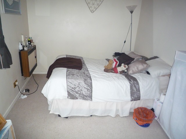  Image of 2 bedroom Flat to rent in St. Leonards Park East Grinstead RH19 at East Grinstead, RH19 1EE