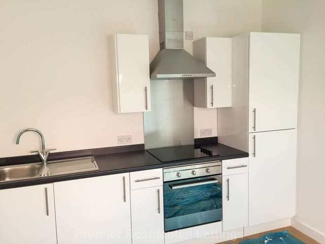  Image of 2 bedroom Apartment to rent in Stand Lane Radcliffe Manchester M26 at Stand Lane Radcliffe Manchester, M26 1NW