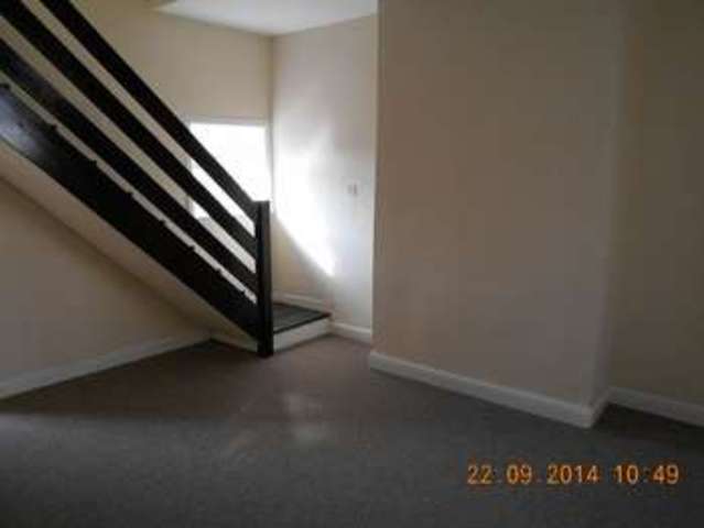  Image of 3 bedroom Terraced house to rent in Starkey Street Heywood OL10 at Starkey Street  Heywood, OL10 4JS