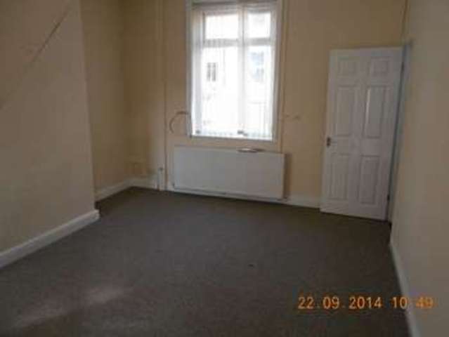  Image of 3 bedroom Terraced house to rent in Starkey Street Heywood OL10 at Starkey Street  Heywood, OL10 4JS