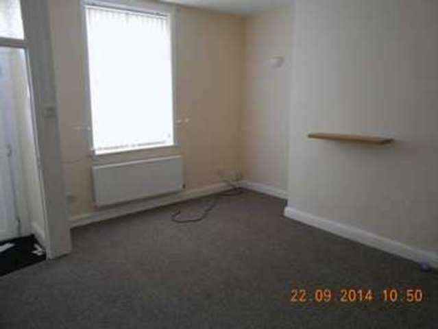  Image of 3 bedroom Terraced house to rent in Starkey Street Heywood OL10 at Starkey Street  Heywood, OL10 4JS