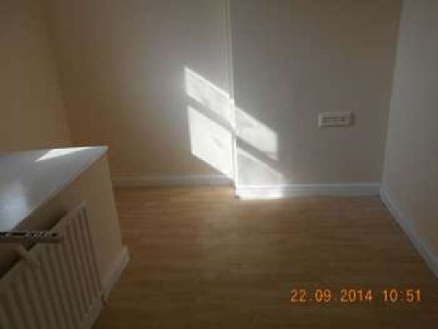  Image of 3 bedroom Terraced house to rent in Starkey Street Heywood OL10 at Starkey Street  Heywood, OL10 4JS