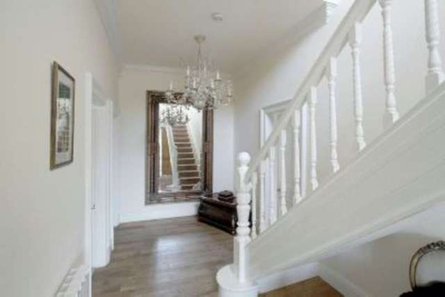  Image of 6 bedroom Detached house to rent in Stockport Road Timperley Altrincham WA15 at ALTRINCHAM, WA15 7LT