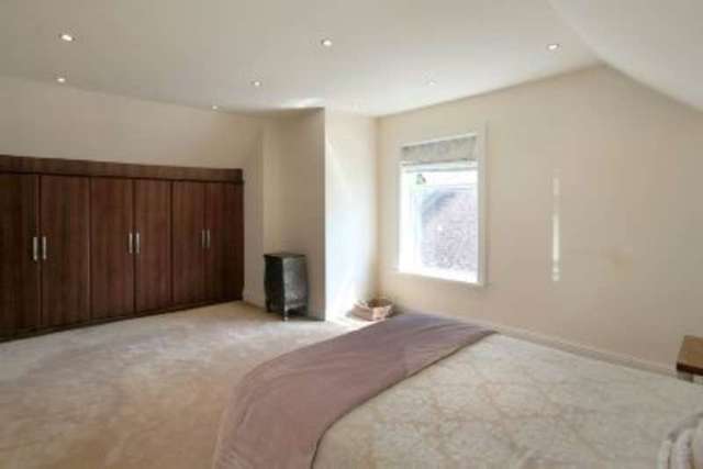  Image of 6 bedroom Detached house to rent in Stockport Road Timperley Altrincham WA15 at ALTRINCHAM, WA15 7LT