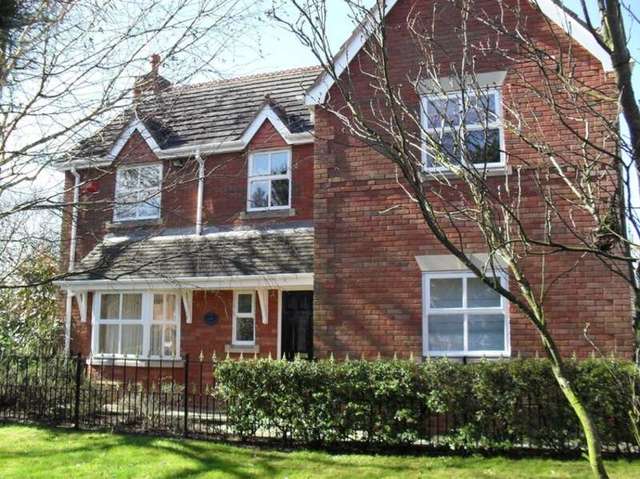  Image of 4 bedroom Detached house to rent in Stowe Close Woolton Liverpool L25 at Off Hillfoot Road, Woolton-Hunts Cross Liverpool Merseyside, L25 7YE