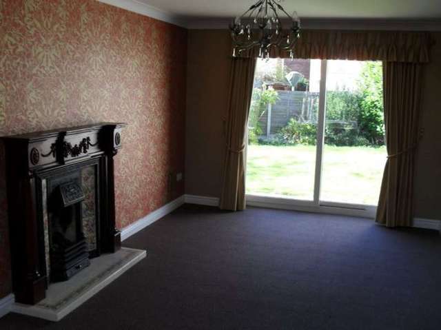  Image of 4 bedroom Detached house to rent in Stowe Close Woolton Liverpool L25 at Off Hillfoot Road, Woolton-Hunts Cross Liverpool Merseyside, L25 7YE