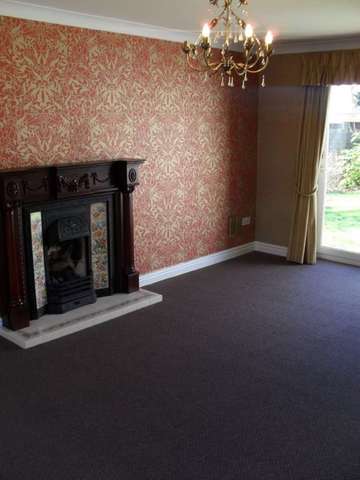  Image of 4 bedroom Detached house to rent in Stowe Close Woolton Liverpool L25 at Off Hillfoot Road, Woolton-Hunts Cross Liverpool Merseyside, L25 7YE
