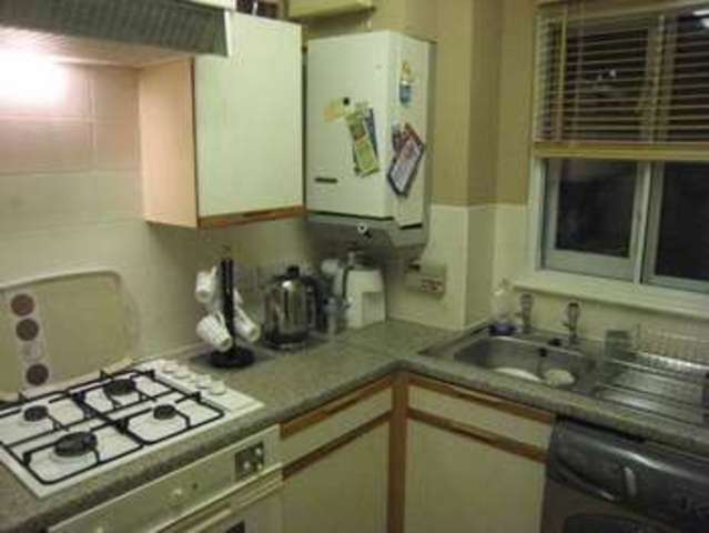  Image of 1 bedroom Terraced house to rent in Stranraer Gardens Slough SL1 at Stranraer Gardens  Slough, SL1 3TE