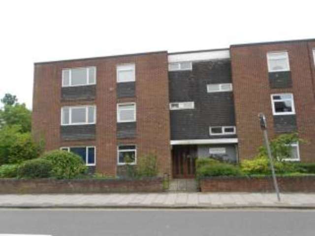  Image of 2 bedroom Flat for sale in Shakespeare Road Bedford MK40 at Shakespeare Road Bedford Bedford, MK40 2DU