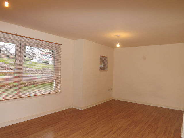  Image of 2 bedroom Flat to rent in Strathclyde Gardens Cambuslang Glasgow G72 at Cambuslang Glasgow Glasgow, G72 7ET