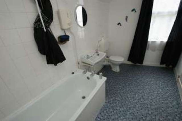  Image of 2 bedroom Terraced house to rent in Strelley Street Bulwell Nottingham NG6 at Strelley Street  Bulwell, NG6 8FR